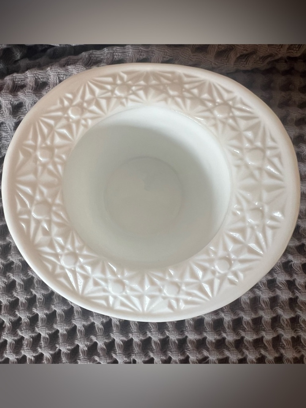 Vintage Fenton Daisy and Button Milk Glass Bud Vase - Picture 4 of 7